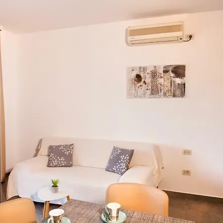 Lidija Apartment